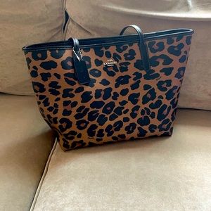 AUTHENTIC Coach leopard print large tote